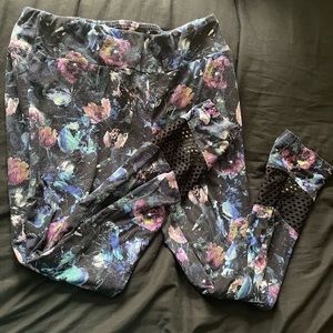 NO BOUNDARIES XL Patterned Leggings
